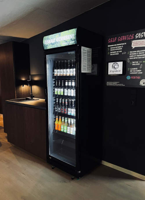 Getraenkeautomat in der Kegelbahn